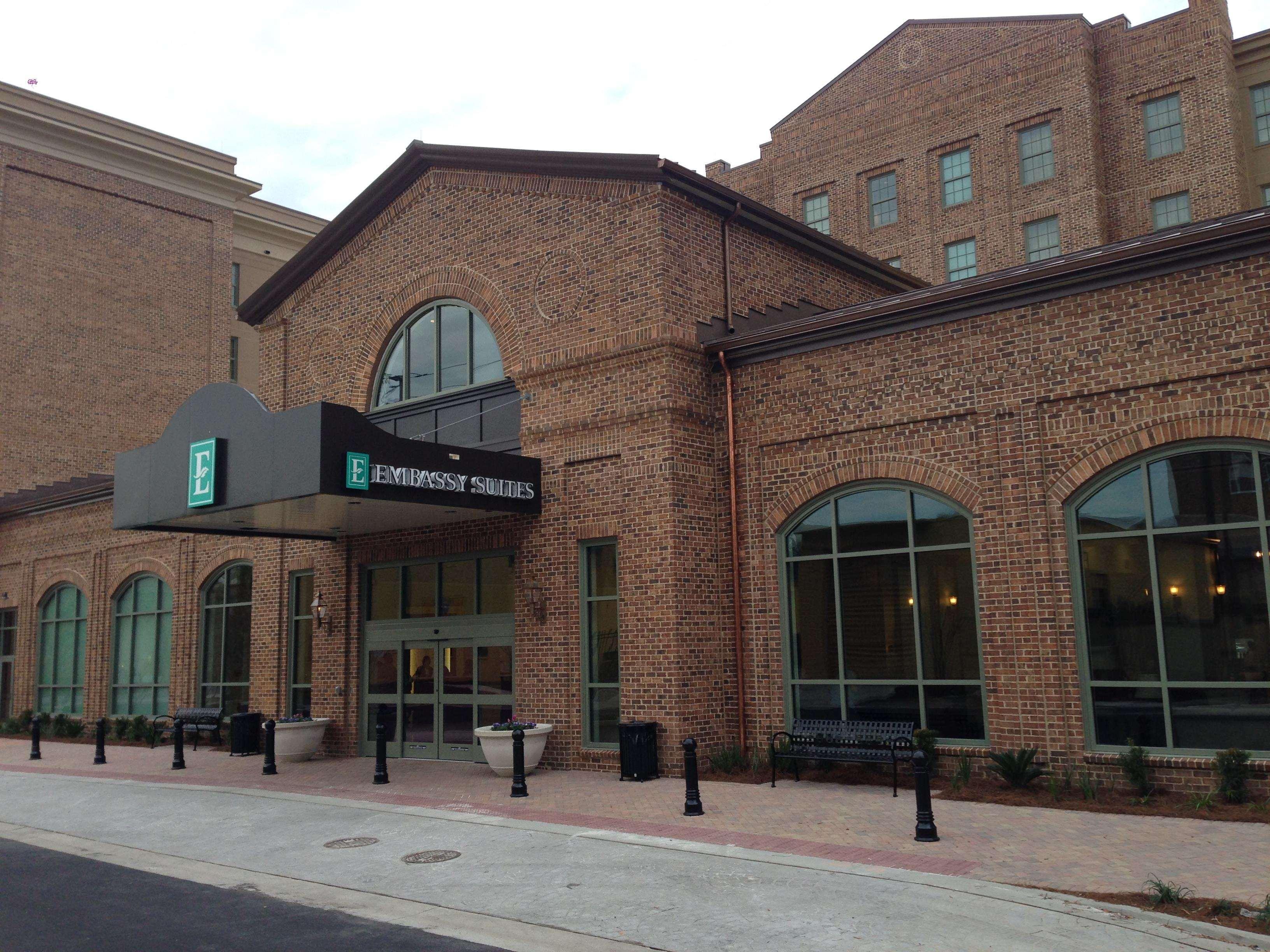 Embassy Suites Savannah Historic District Exterior photo