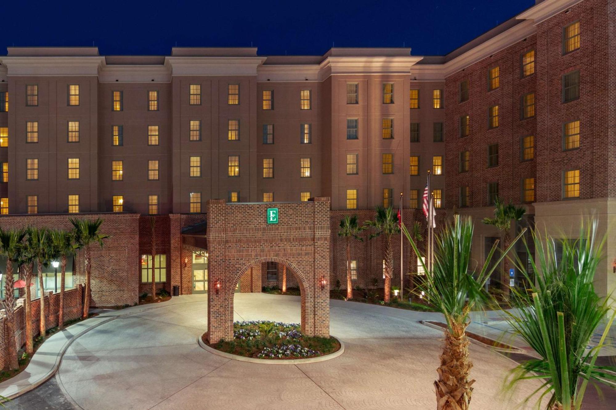 Embassy Suites Savannah Historic District Exterior photo