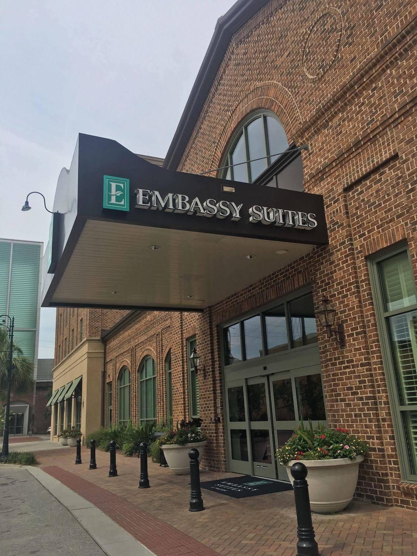 Embassy Suites Savannah Historic District Exterior photo